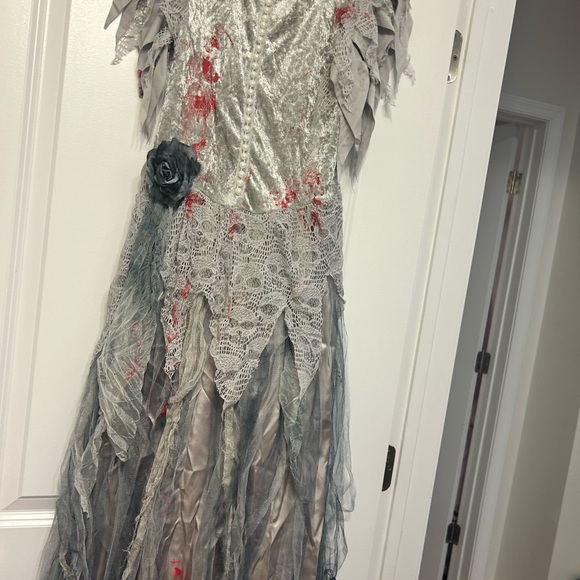 Zombie Bride Costume - Picture 2 of 3